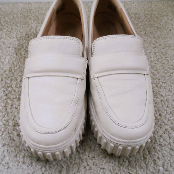 Clarks Signature Cream Women’s Page Loafers - Picture 10 of 11